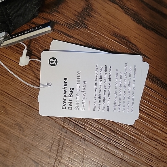 NWT Lululemon Everywhere Belt Bag - Picture 3 of 4